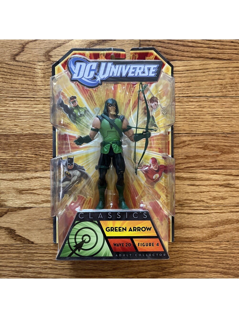 Mattel DC Universe Classics GREEN ARROW Action Figure Wave 20 Figure 4 NEW